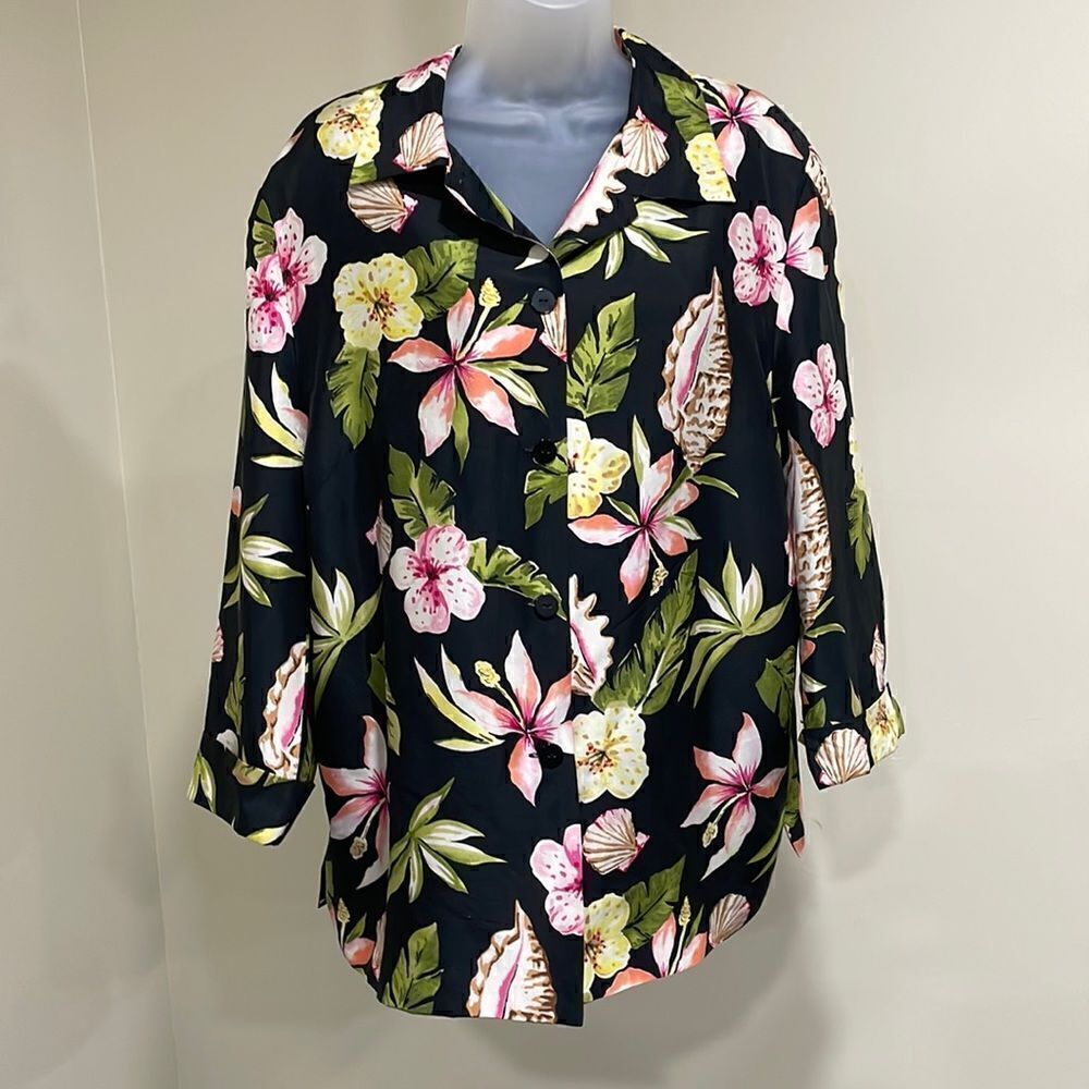 NWOT Silkland Hawaiian Button Down Blouse.  Size 1X 18/20 plus 100% silk